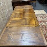 Table à manger en noyer de style Louis XV