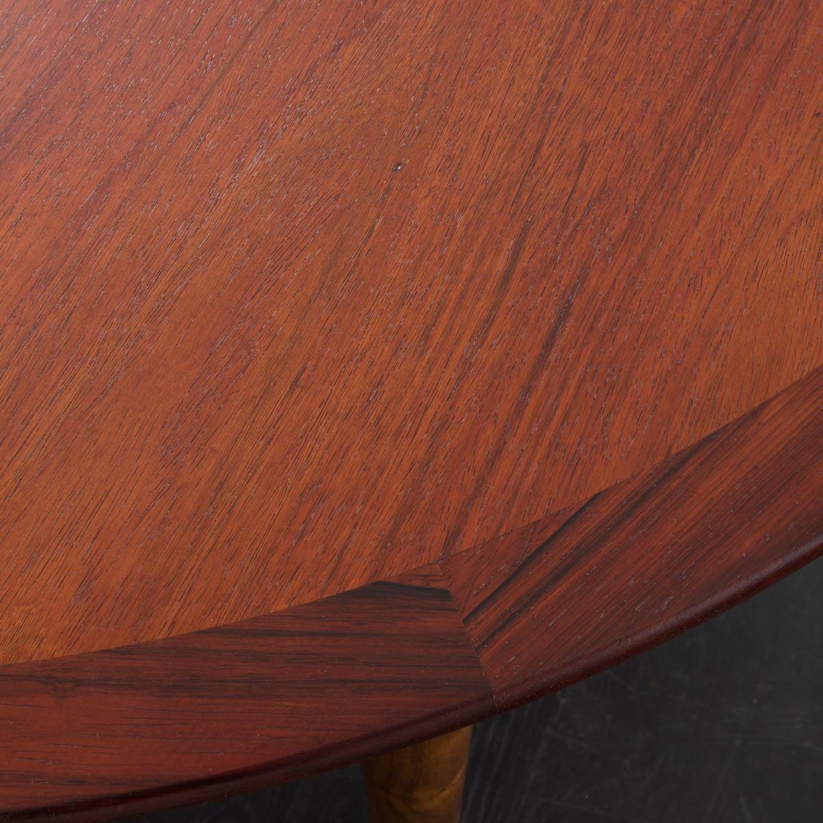 Circular dining table in rosewood, model 'PJ 2-5' by Grete Jalk