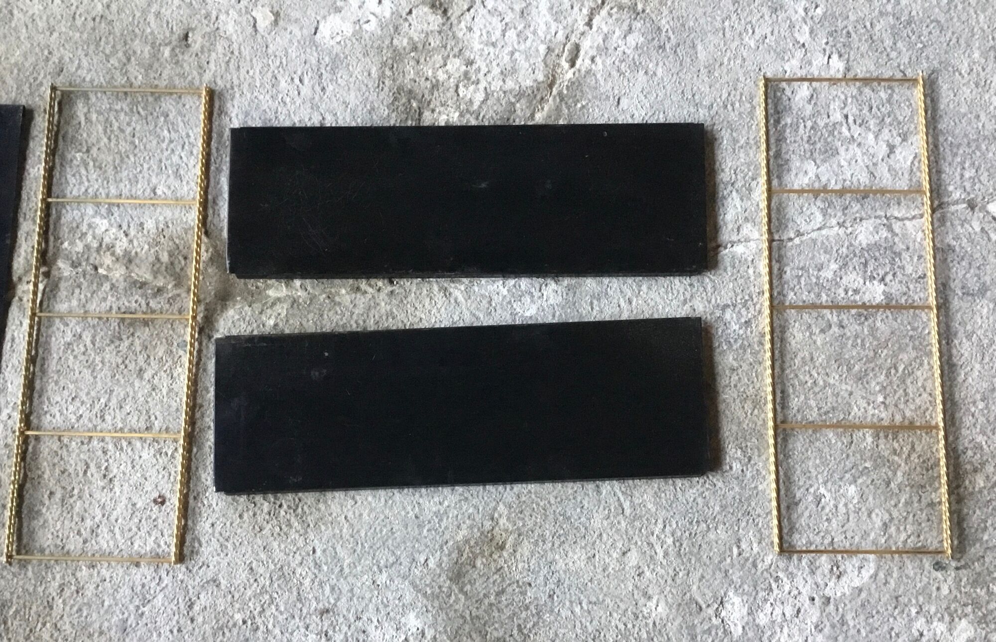 Set of black and gold metal string shelves with glass box - vintage 1960