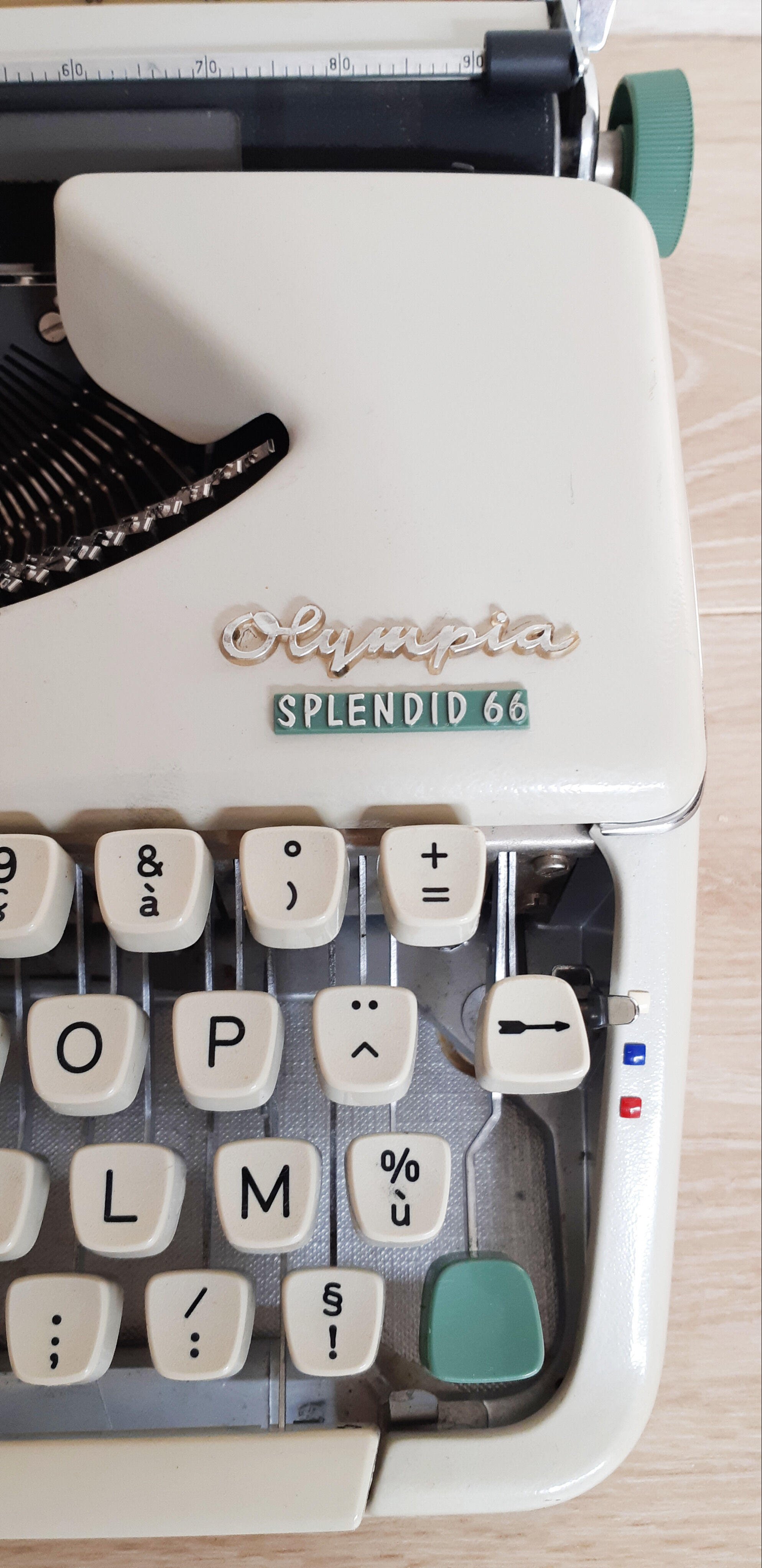 Functional Olympia Splendid 66 typewriter
