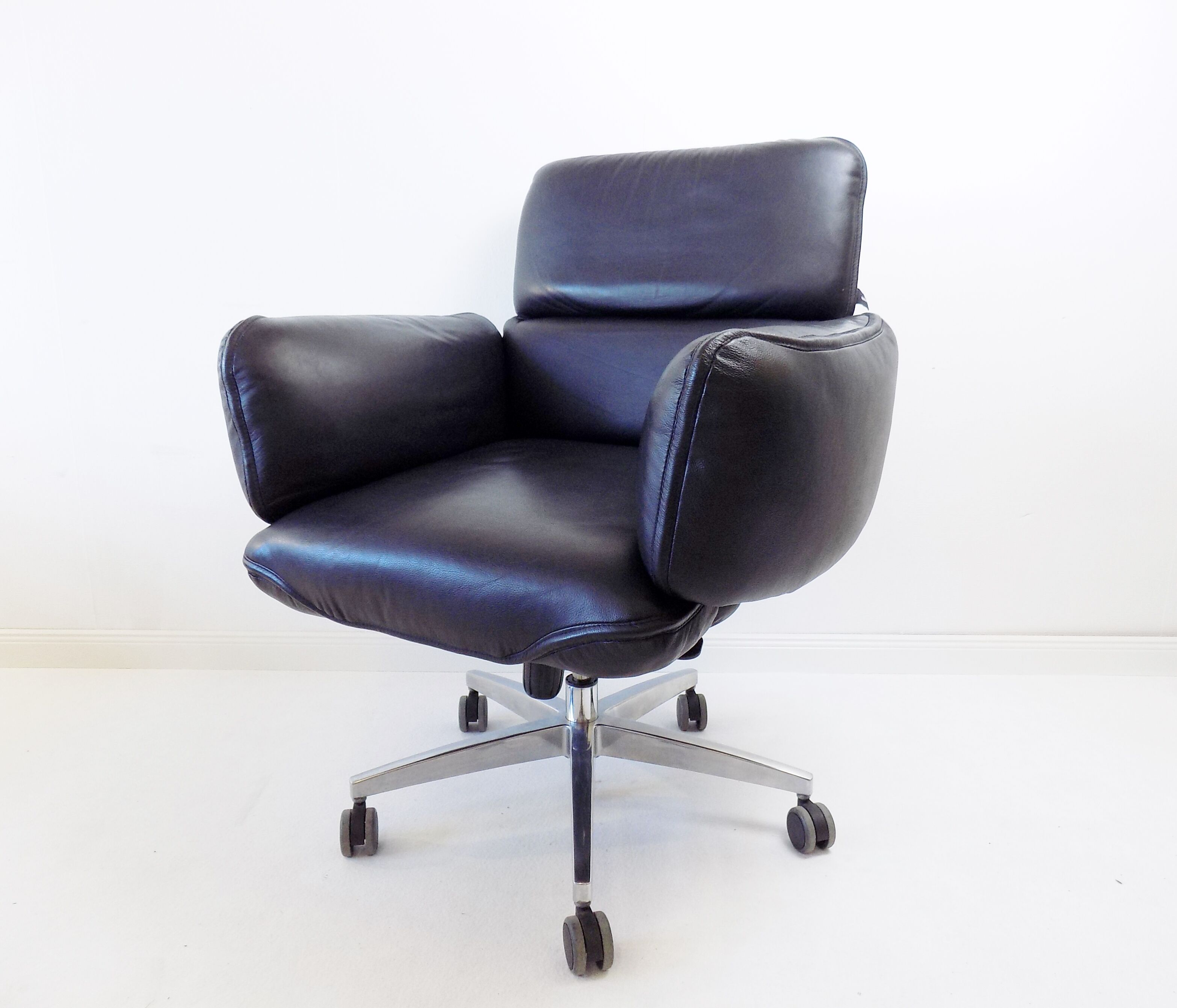 Otto Zapf office leather armchair for top star