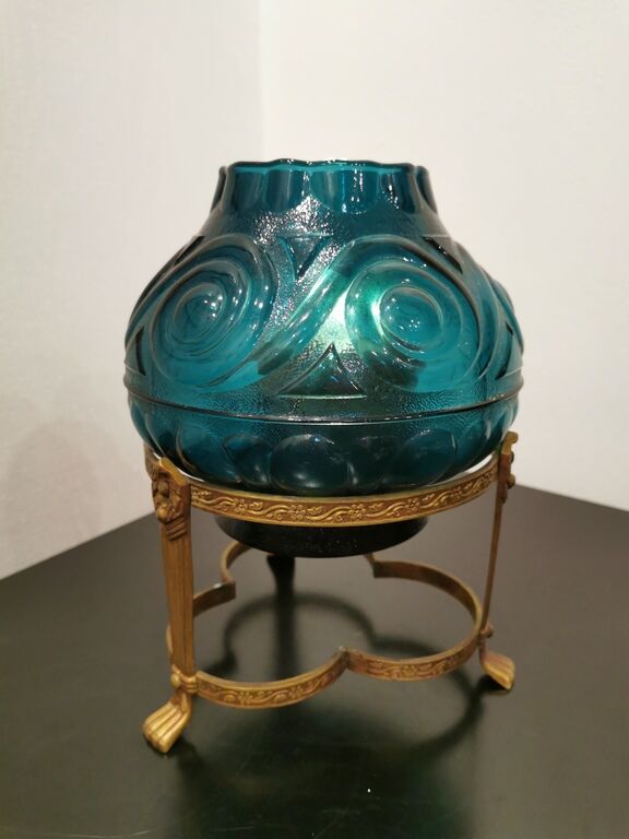 Art deco-style photophore