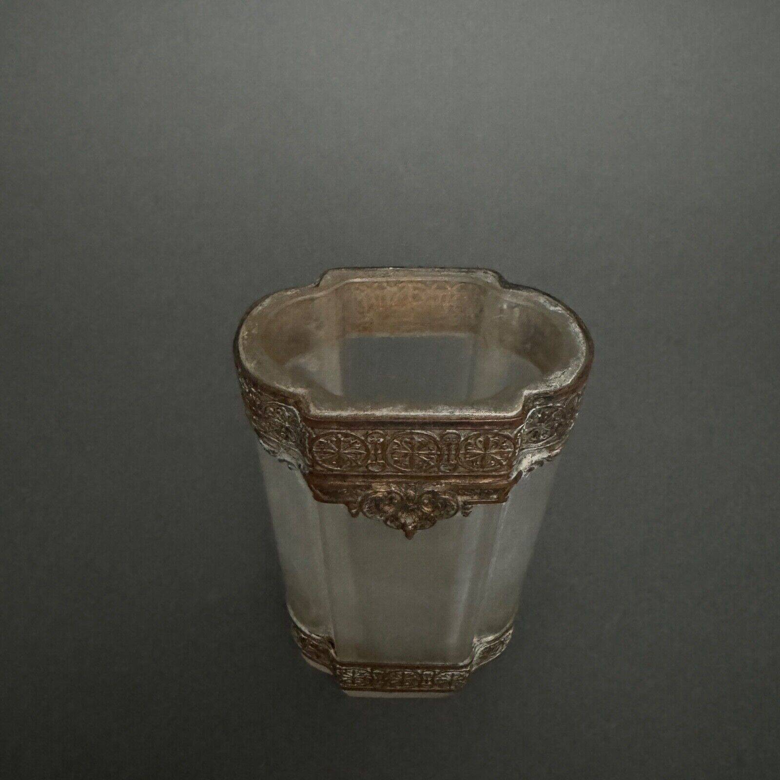 1900 soliflore vase decorated with a Louis XVI style brass gallery