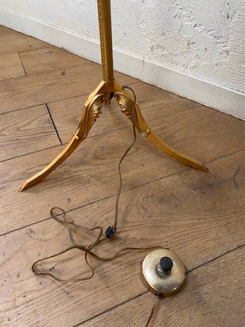 Tripod floor lamp in gold metal