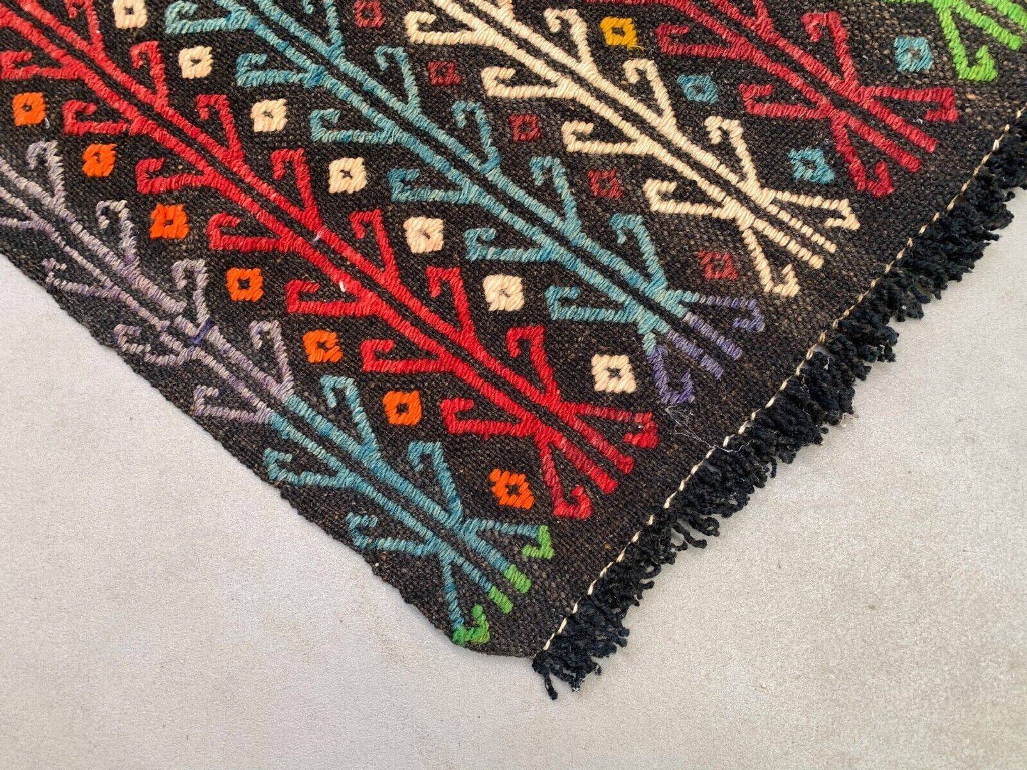 Old Turkish kilim runner 377x77 cm, shabby, vintage kelim red black 2492