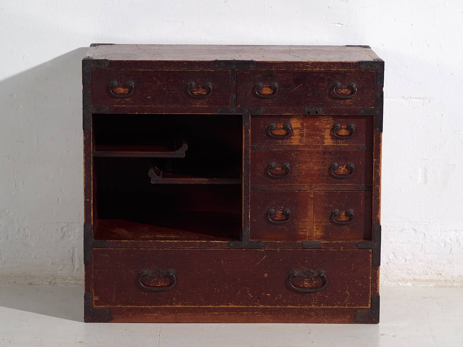 Ancient Japanese choba-dansu in cedar wood, Meiji/Taishō period (circa 1890-1920) #45