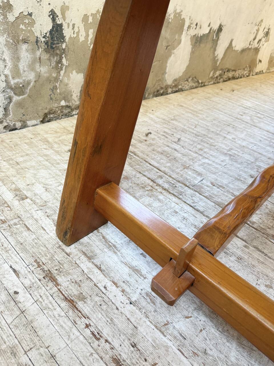 Aranjou farmhouse table in blond elm, 1950s