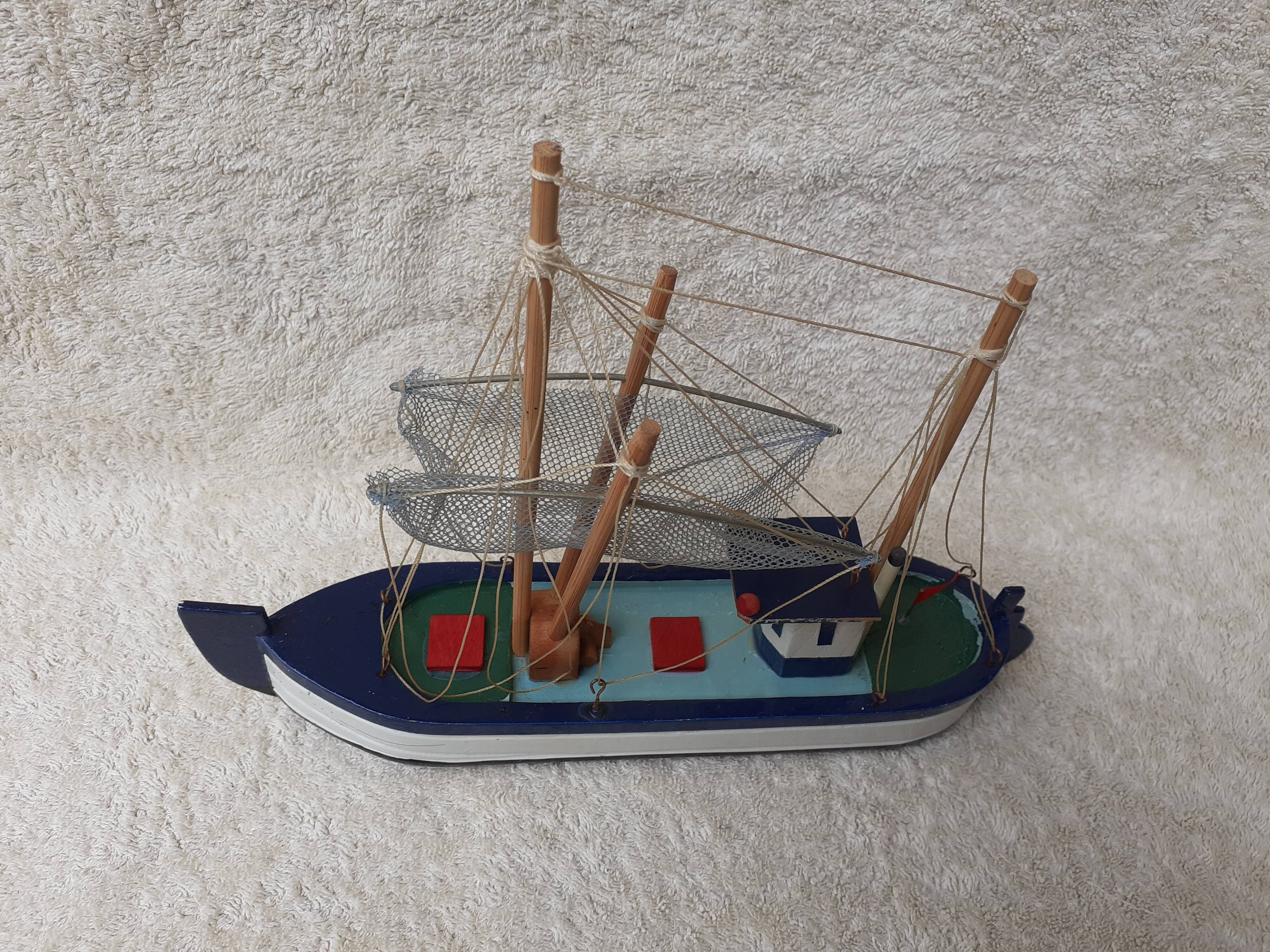 Vintage trawler model