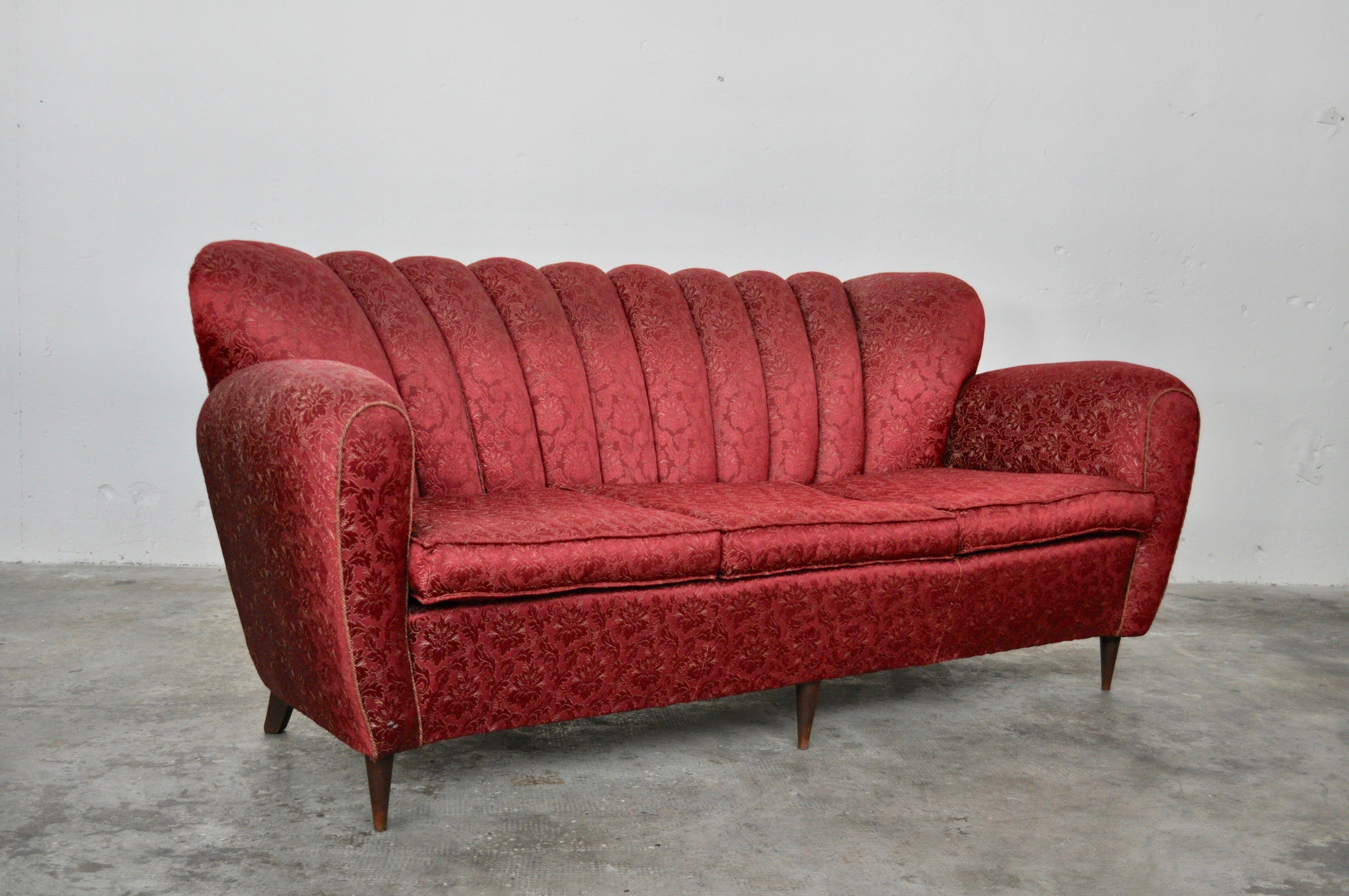 Mid-Century red and gold three-seater sofa by Paolo Buffa, Italy, 50s