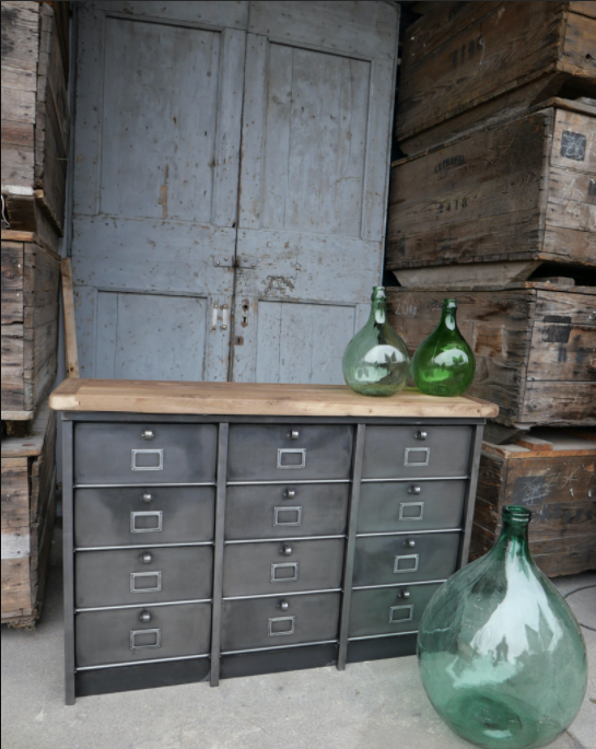 Strafor locker storage unit