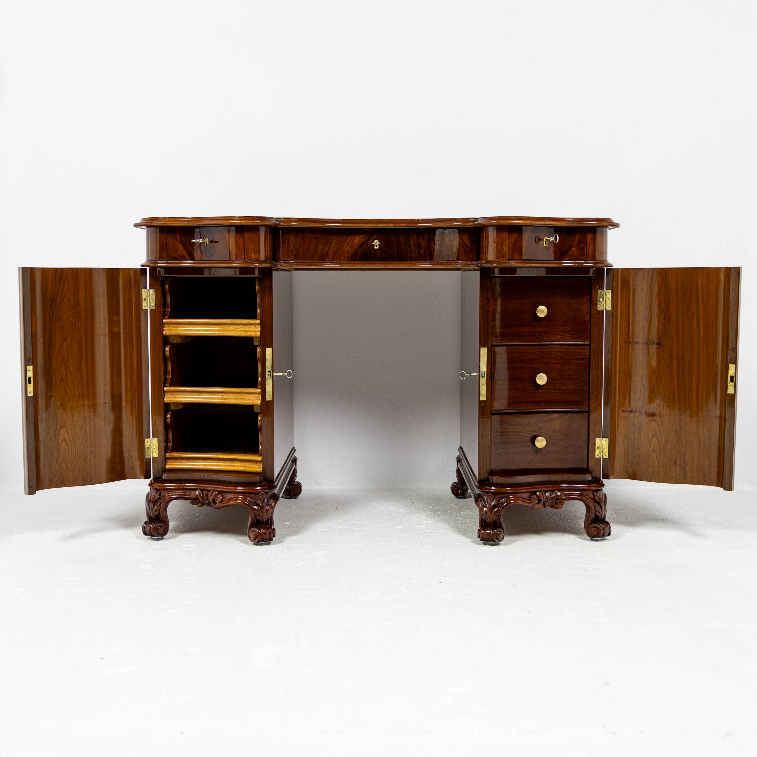 Small lady's desk Louis-Philippe in walnut 1840-1860