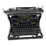 Underwood No. 5 of 1911 typewriter - Standard - Champion