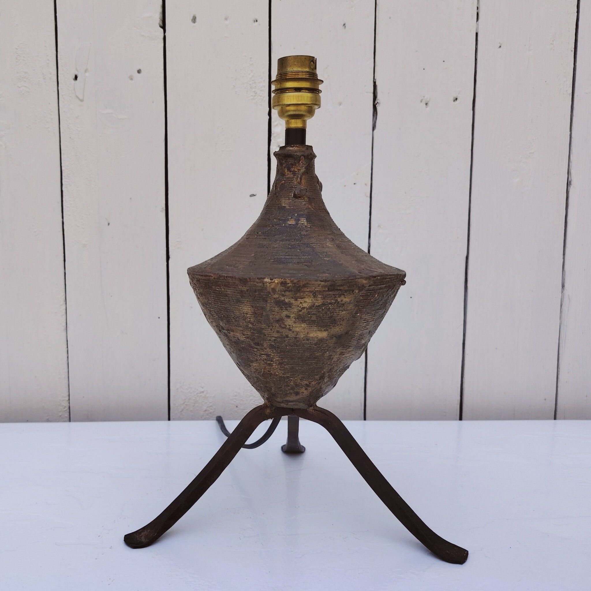 Brutalist lamp, patinated gold metal, Max Bre, 70s
