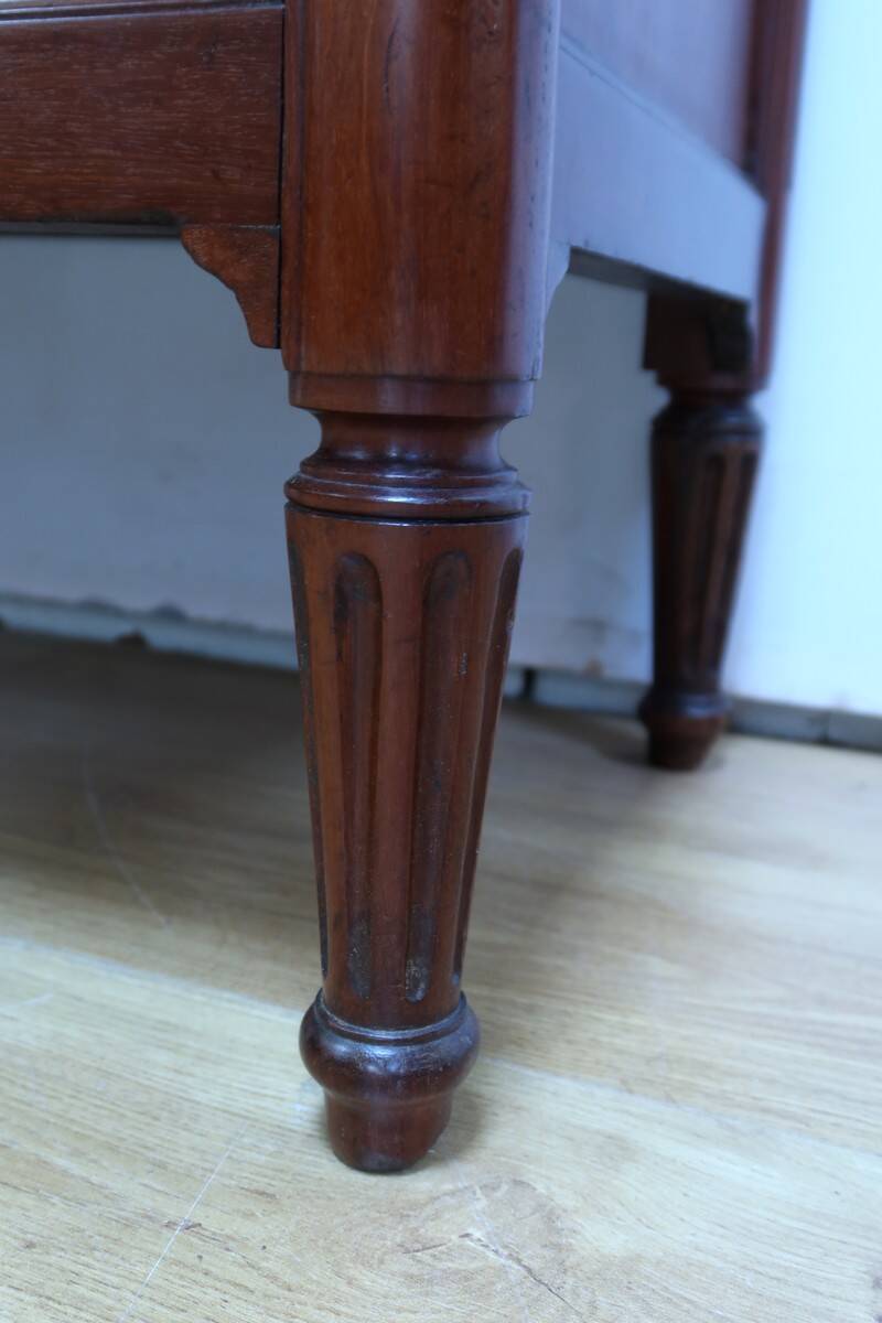 Secretary with a Mahogany Guillotine from Cuba, Louis XVI period – Late 18th century