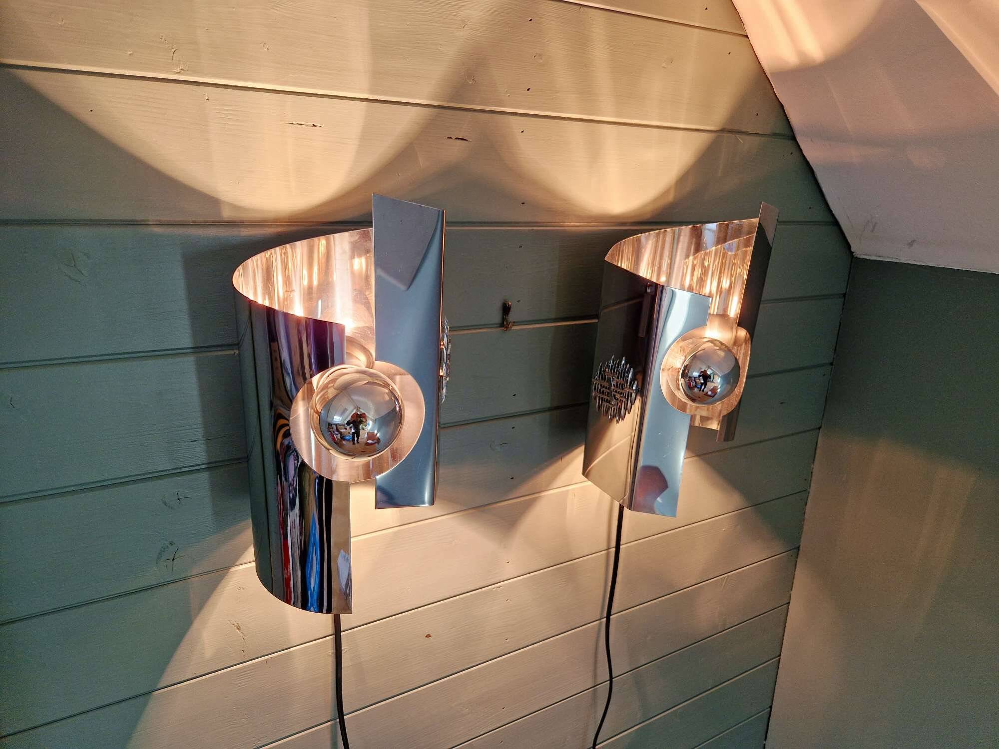 Paire d'appliques murales Space Age en métal chromé, 1970