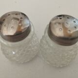 Salt shaker and pepper shaker