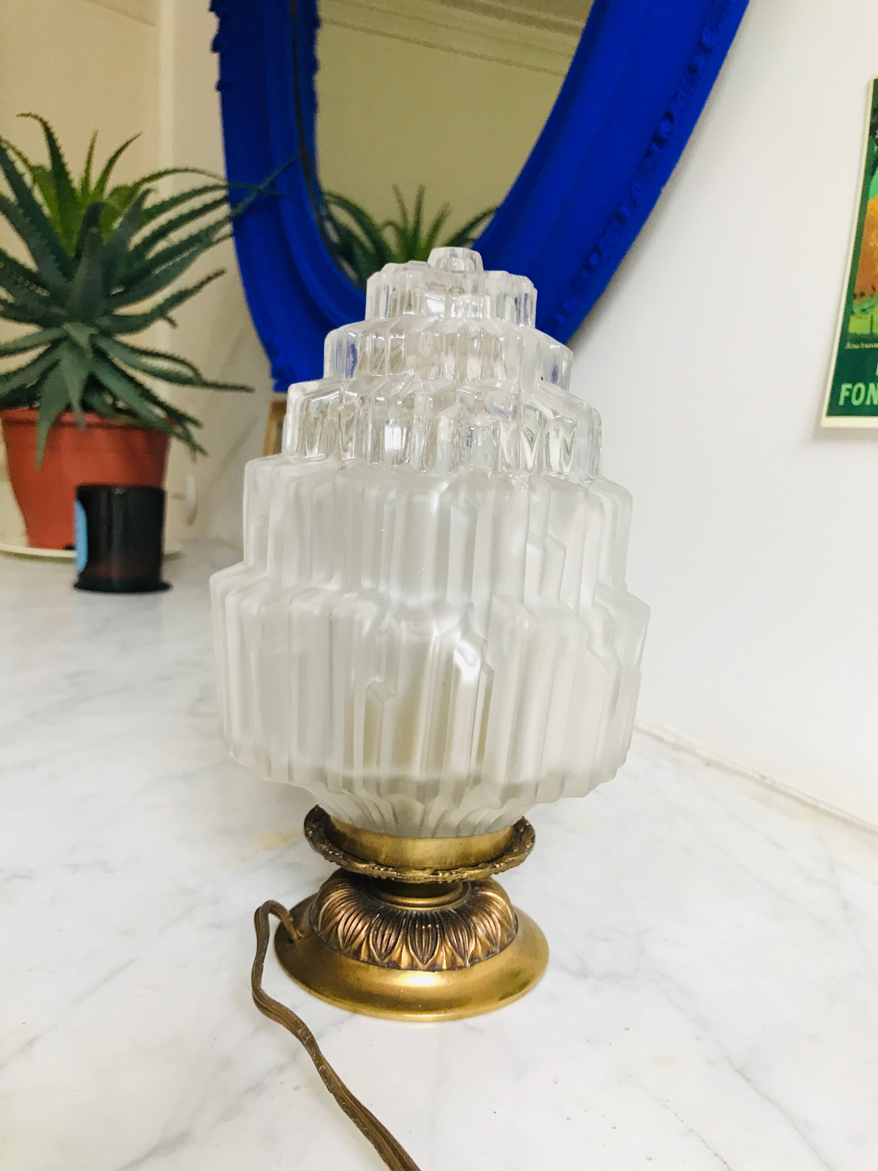 Table lamp- globe Art Deco skyscraper