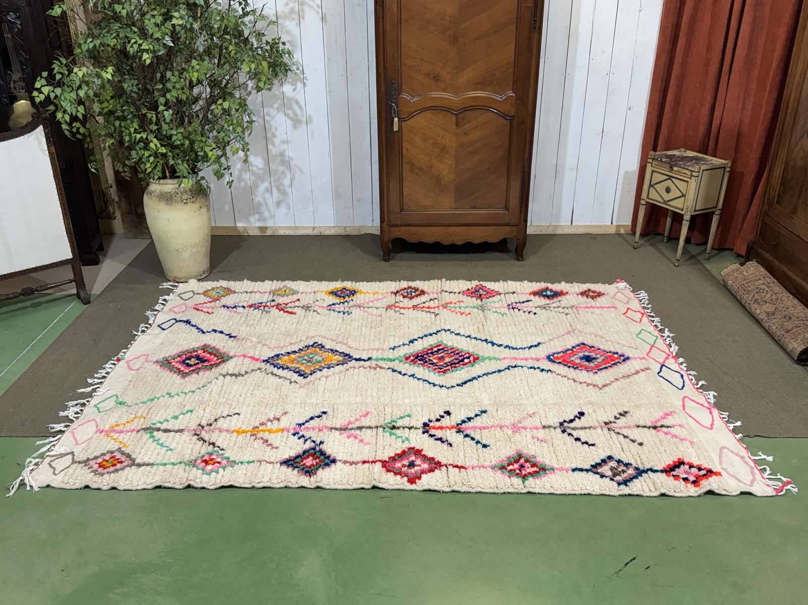 Handmade Azilal Berber Moroccan wool rug