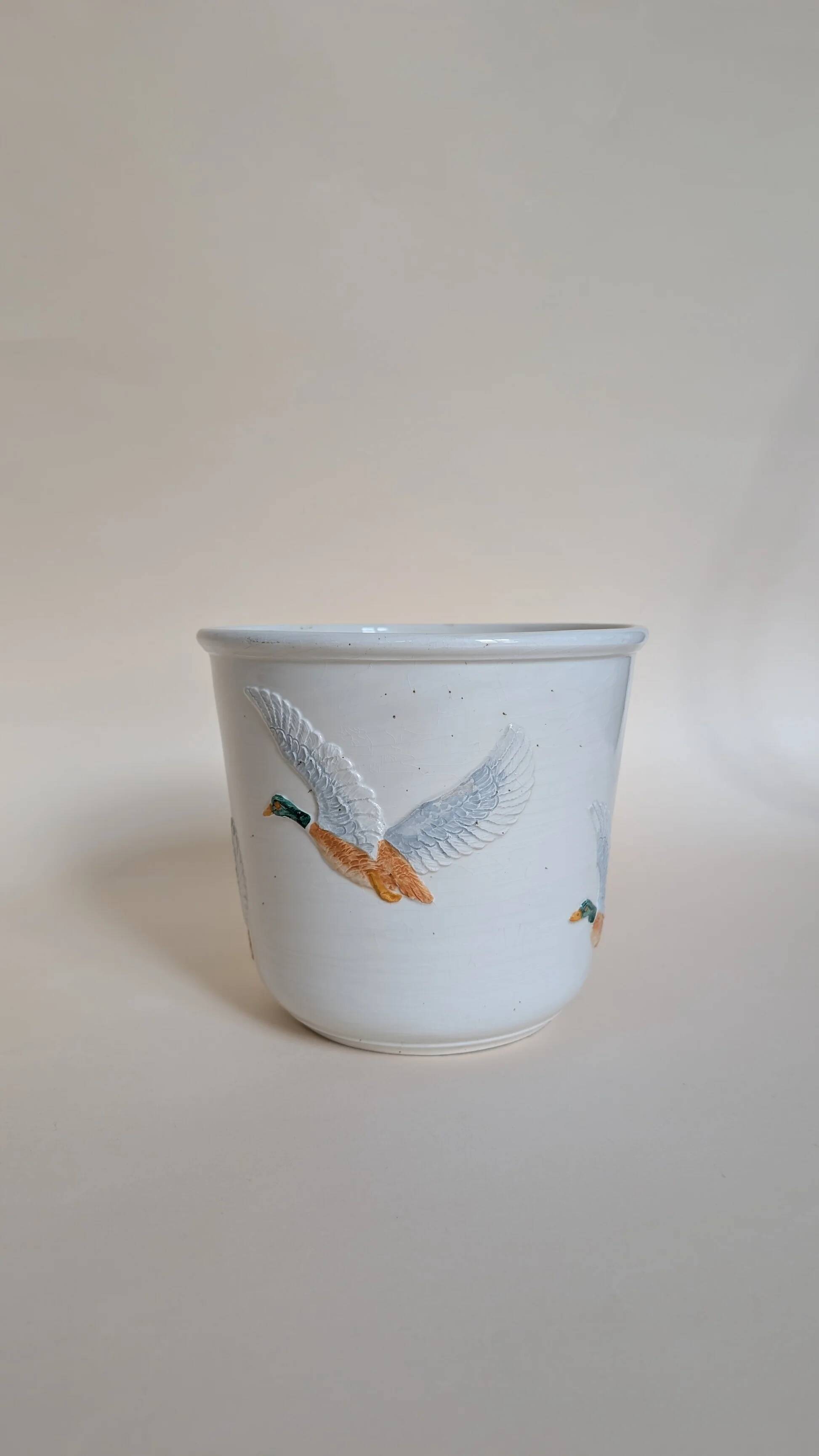 Duck cache pot