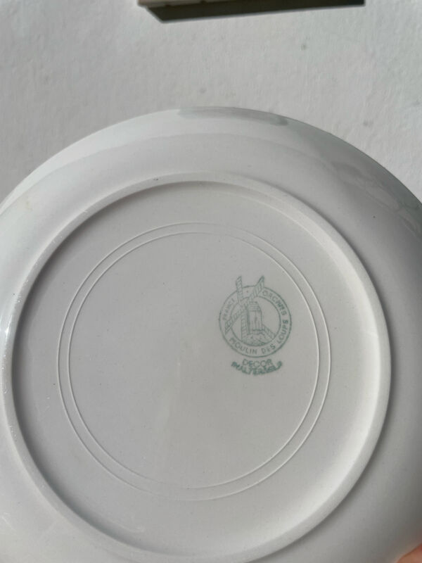 8 assiettes plates à fleurs Moulin des Loups