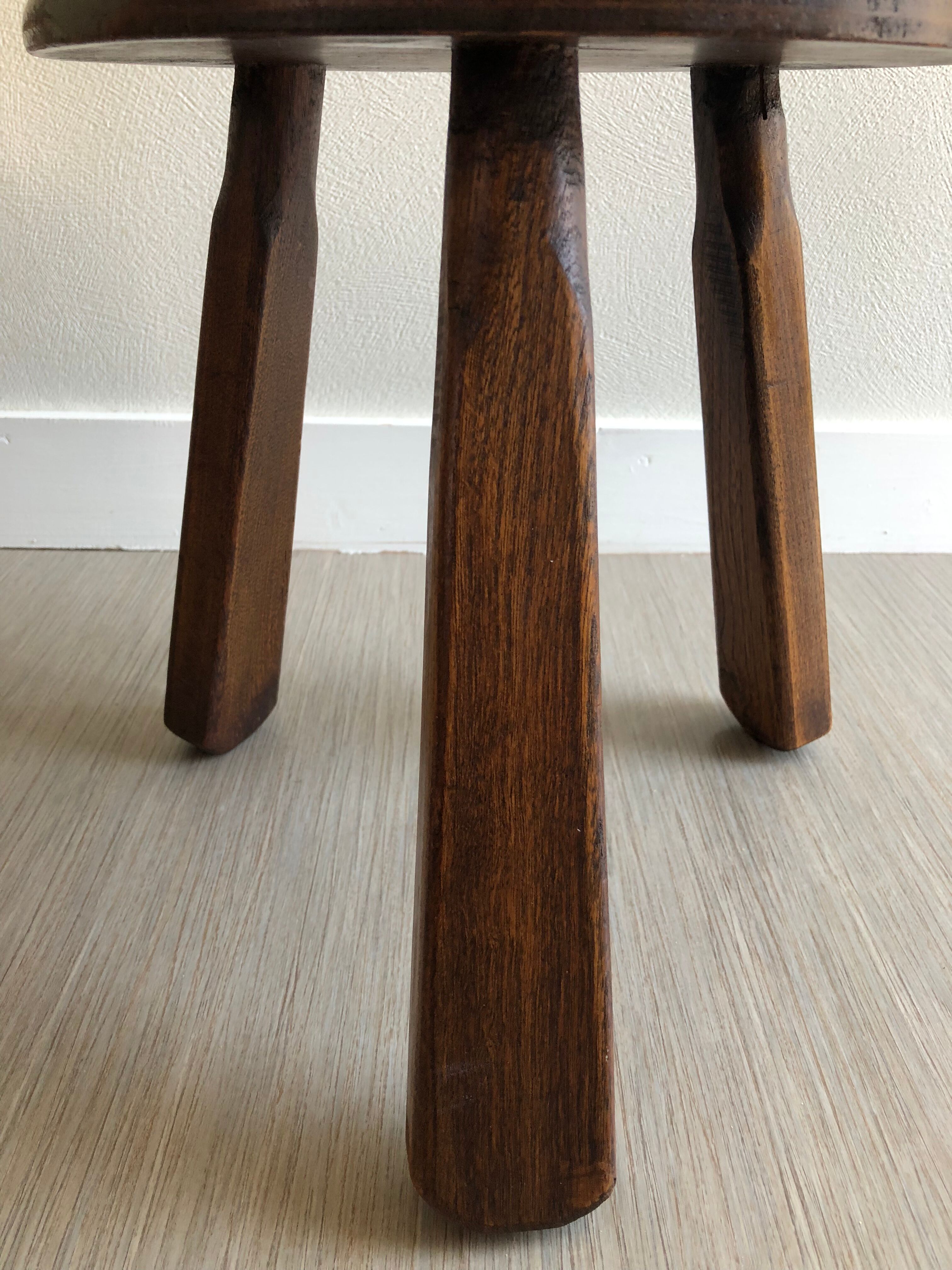Tabouret tripode bois