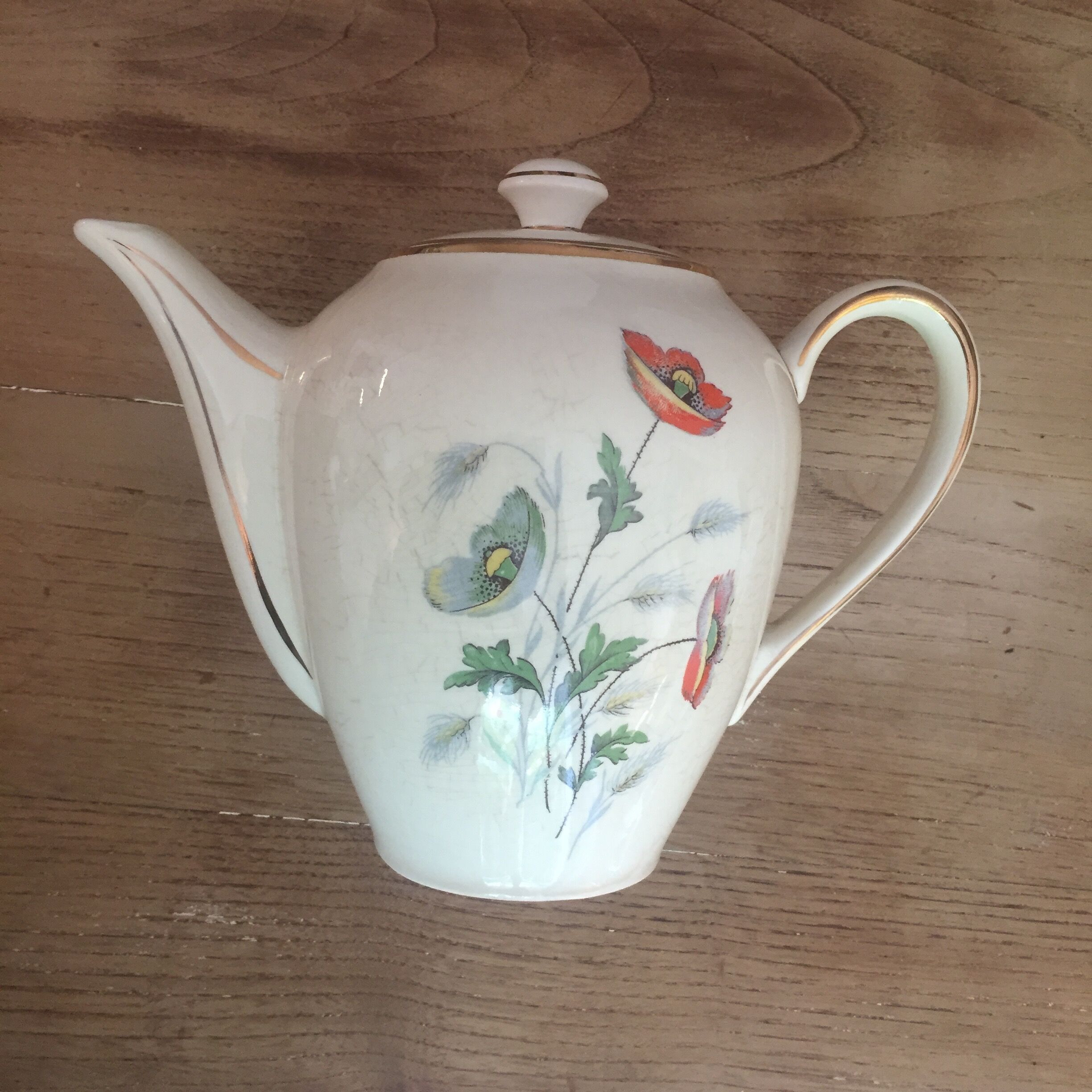 Tea or coffee service poppies