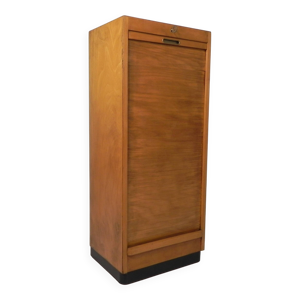 Armoire à rideau en