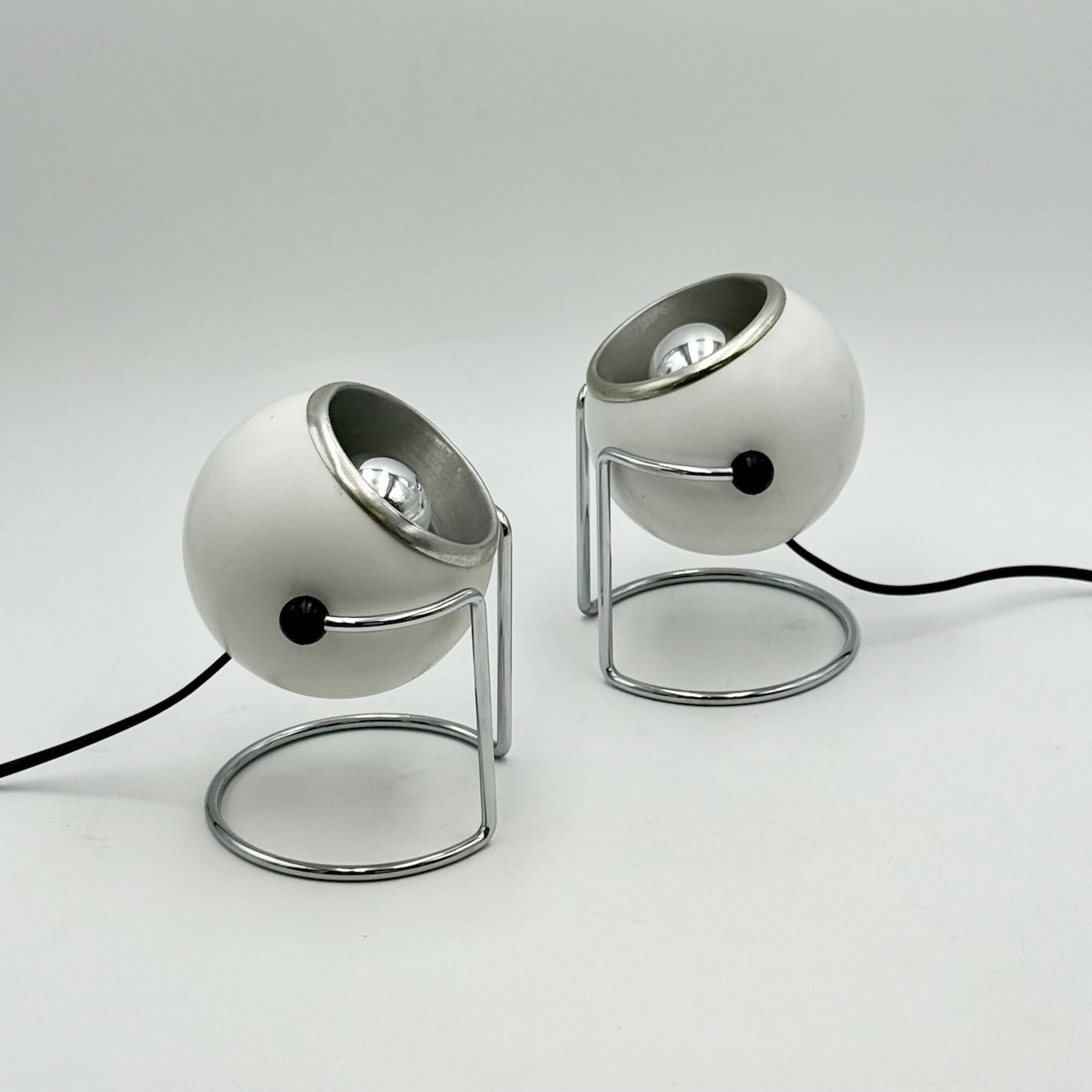 Pair of Rare Targetti Eyeball Lamps in White and Chrome, Italy, 1970s