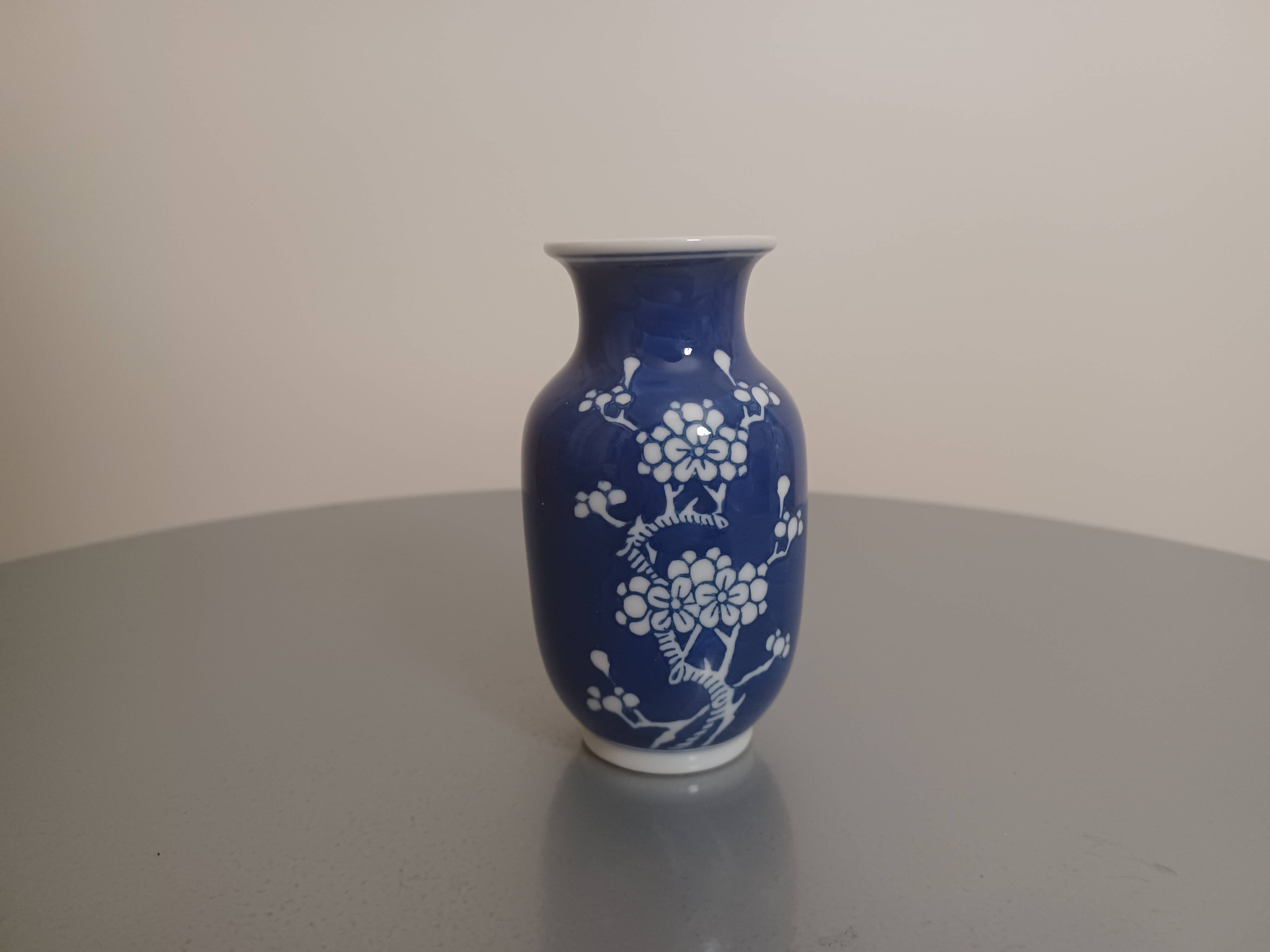 Small antique Chinese vase reproduction Chinese Qing Dynasty circa 1968