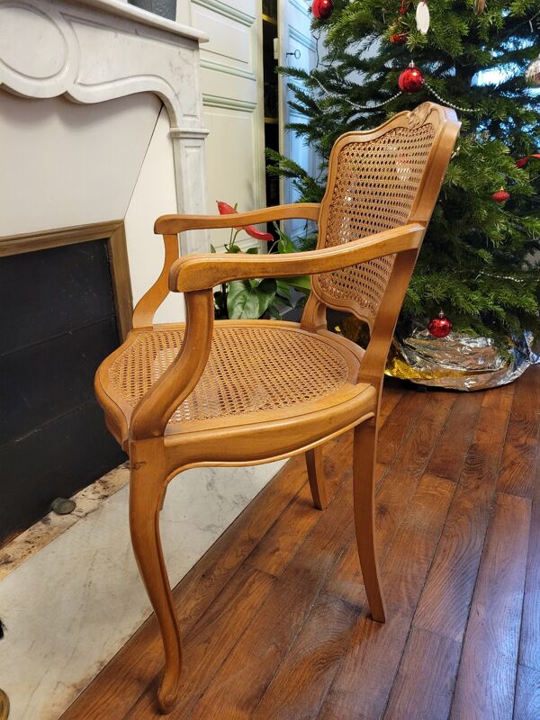 Fauteuil Louis XV en bois et cannage