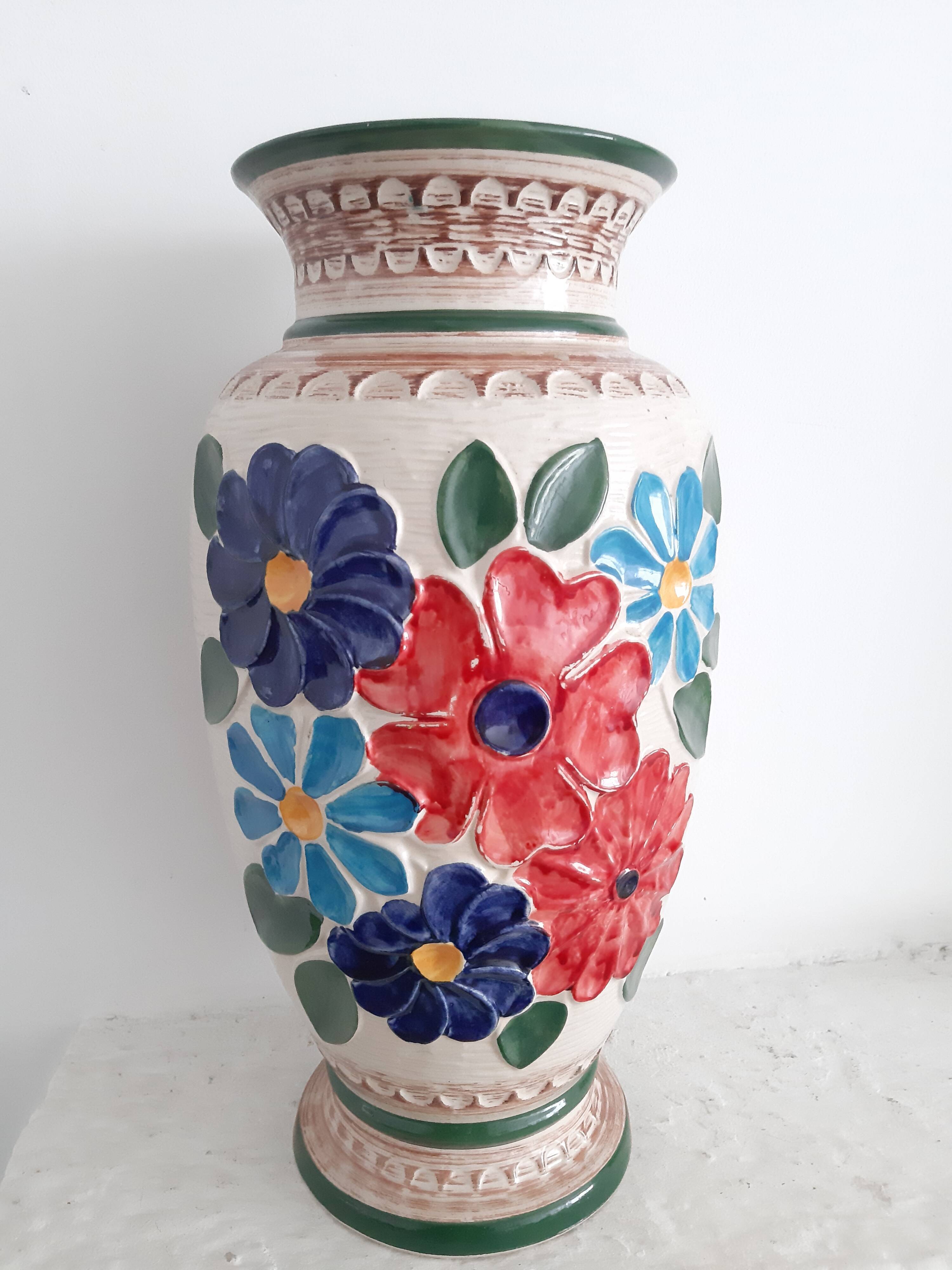 Vintage flower power vase