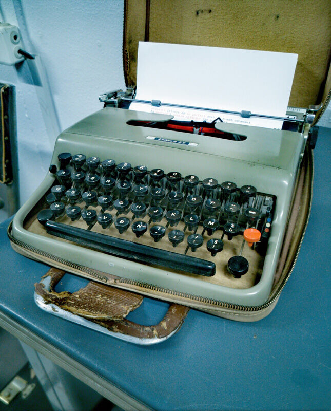 Olivetti Typewriter Lettera 22