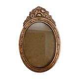 Oval frame