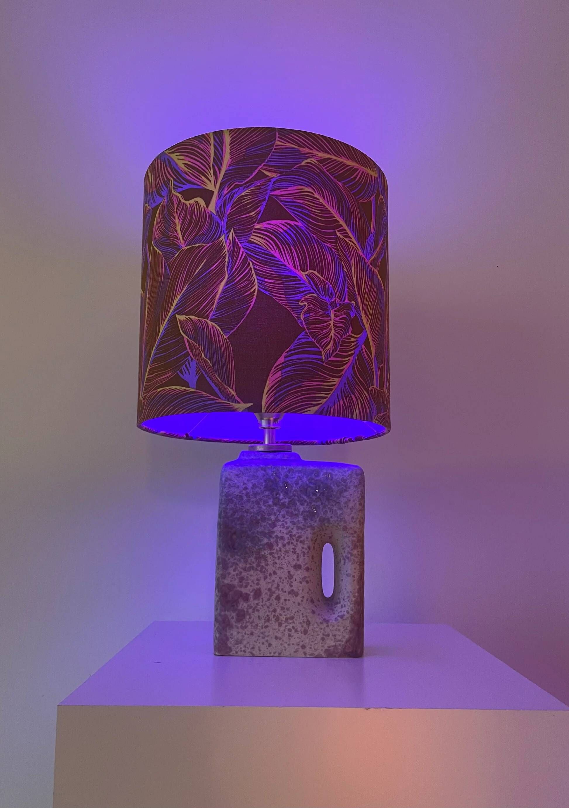 Übelacker table lamp - Battery lamp on a vase fireplace with botanical shade | 42 cm