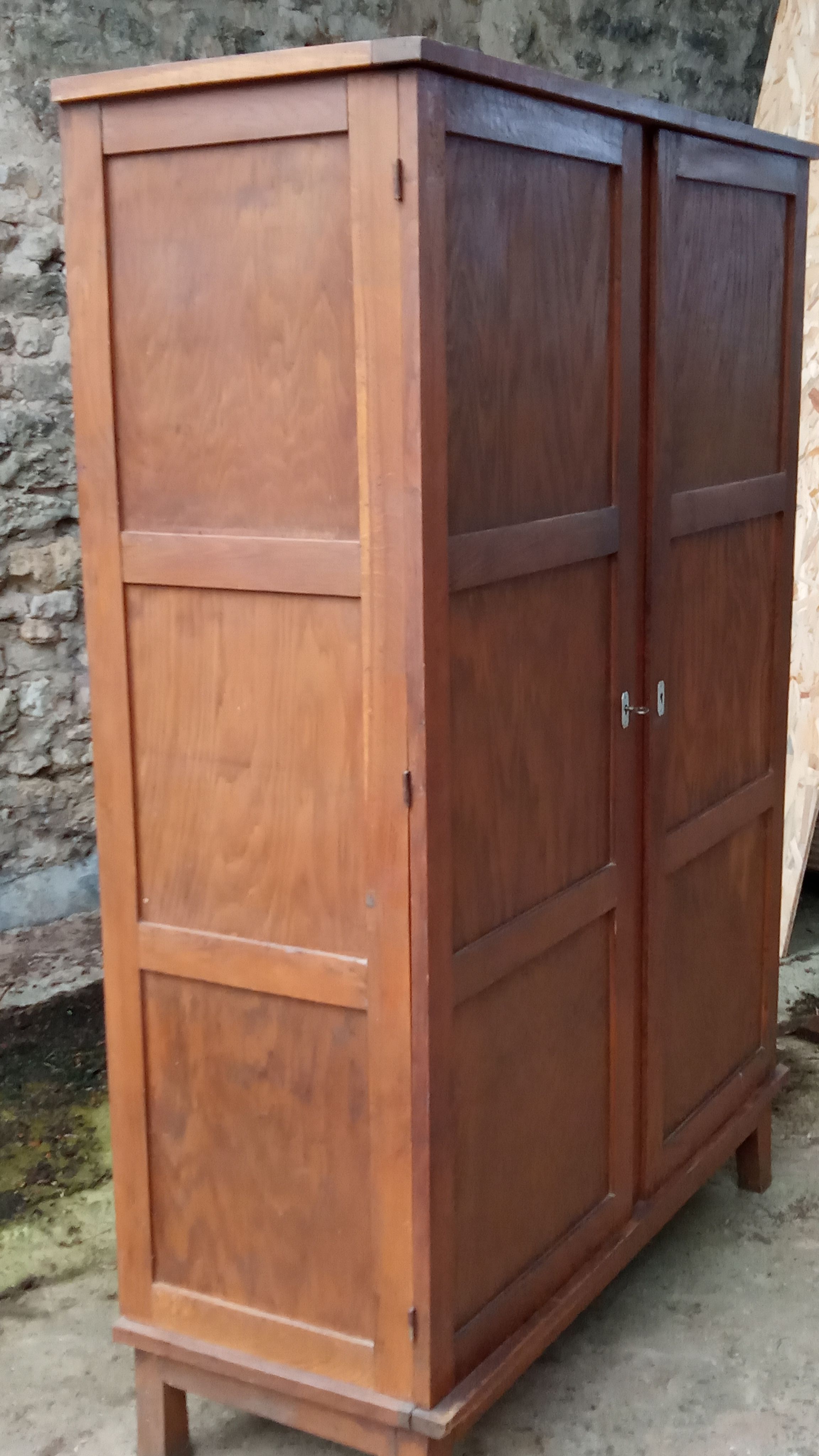 Rebuilding cabinet by René Gabriel, furniture for disaster victims