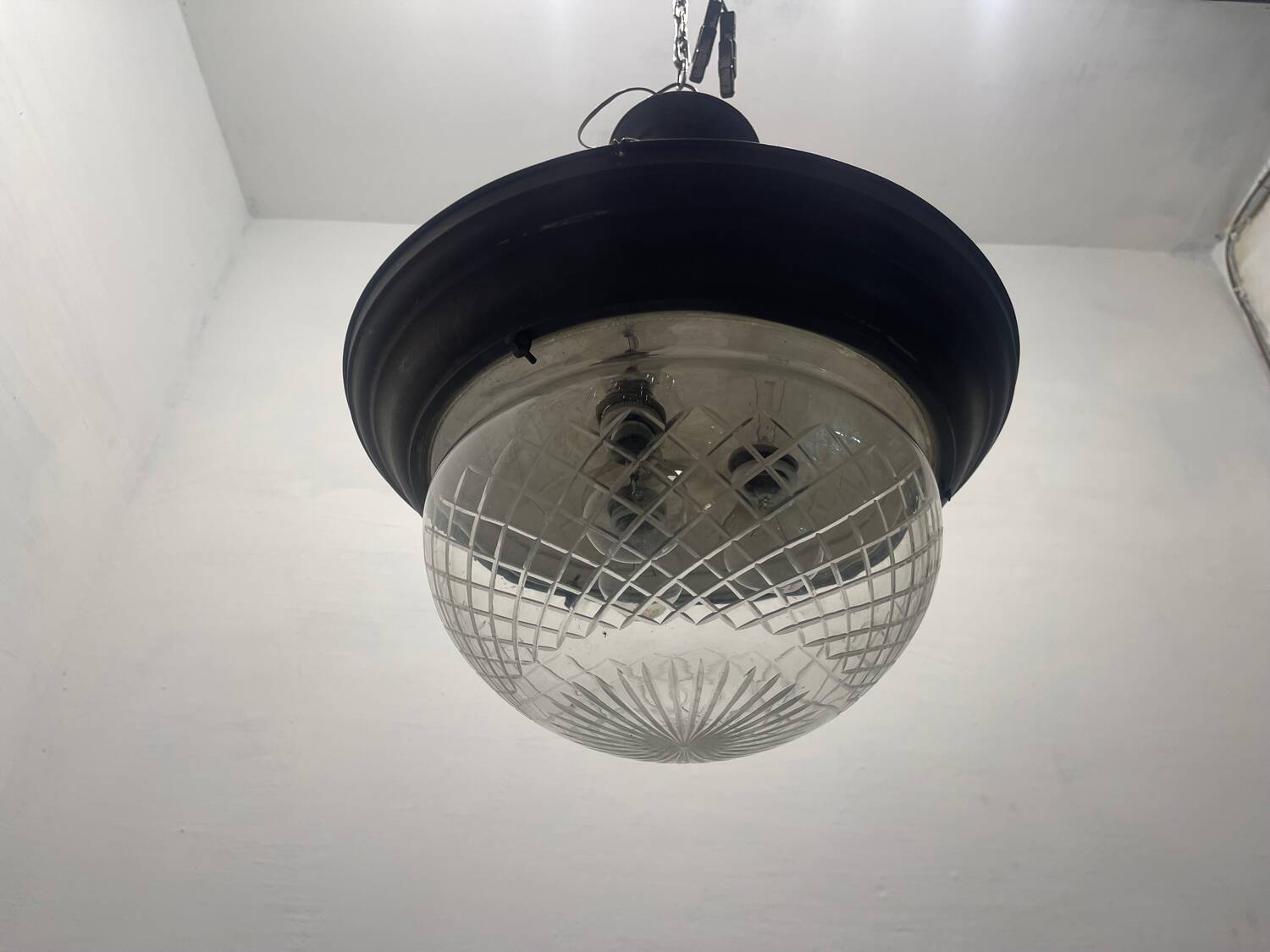 Suspension en cristal et bronze, années 40