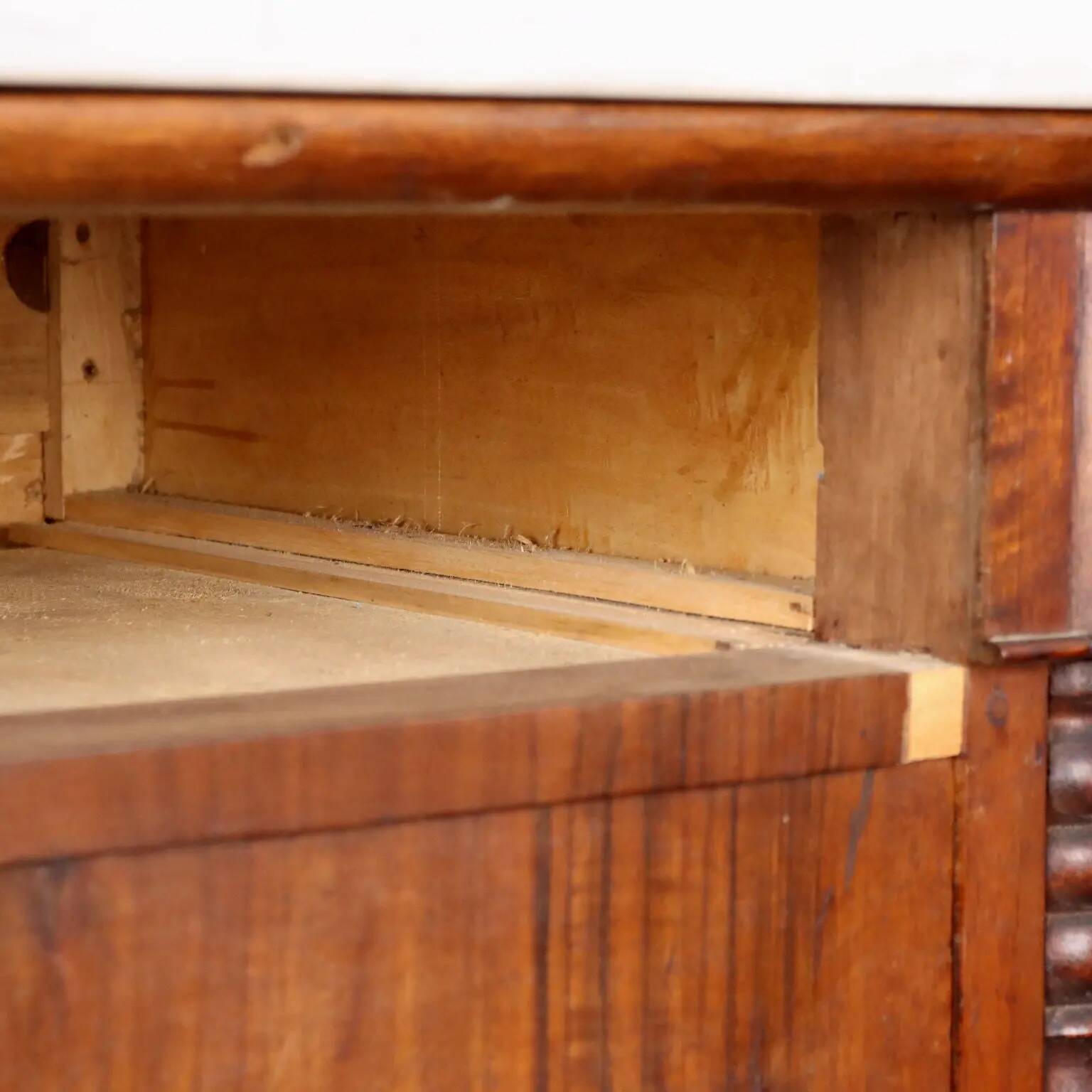 Commode ancienne Louis-Philippe en noyer XIXe siècle