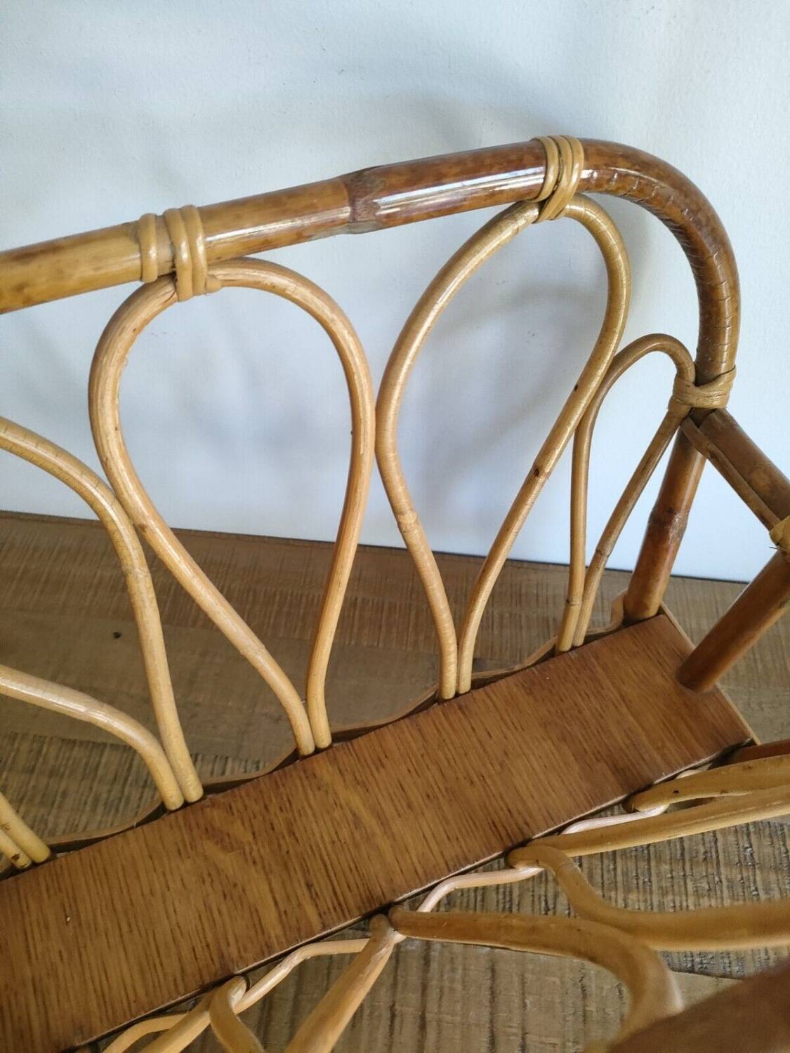 Porte-revue en rotin, années 1960