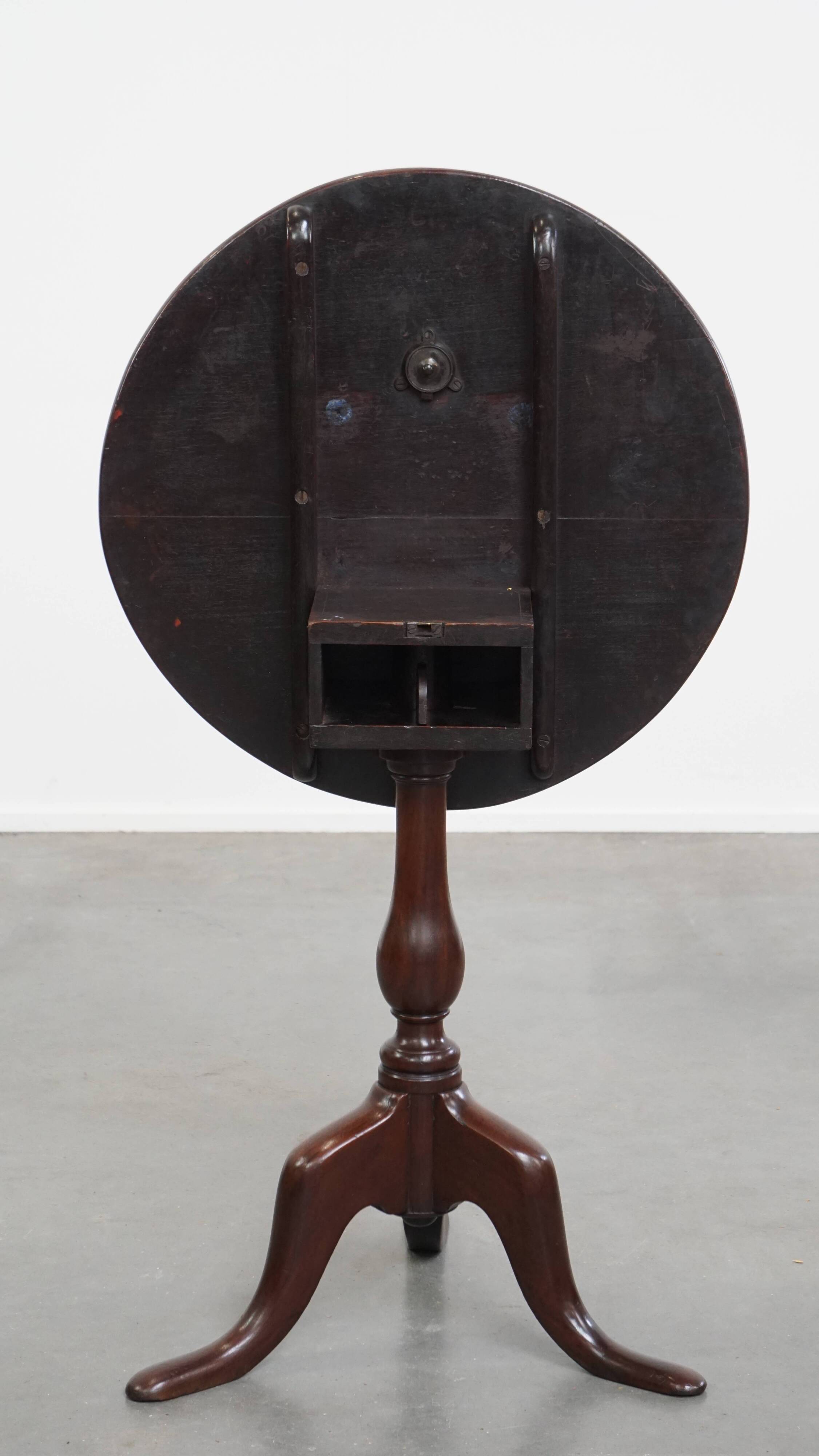 Antique English Round Open Birdcage Tilt-Top Table / Wine Table