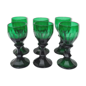 Lot of 6 liquor glasses/shots in green crystal