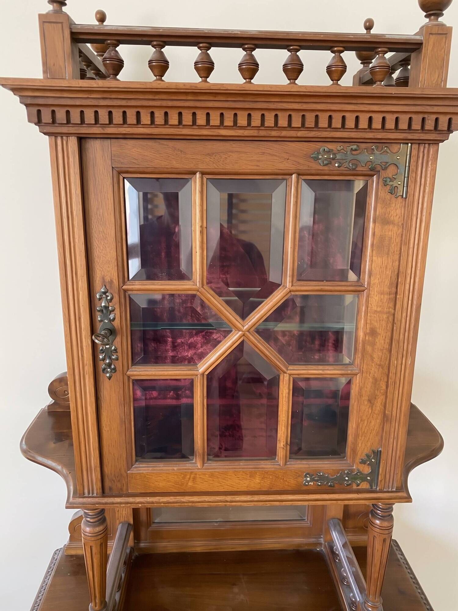 Napoleon III display cabinet in solid wood