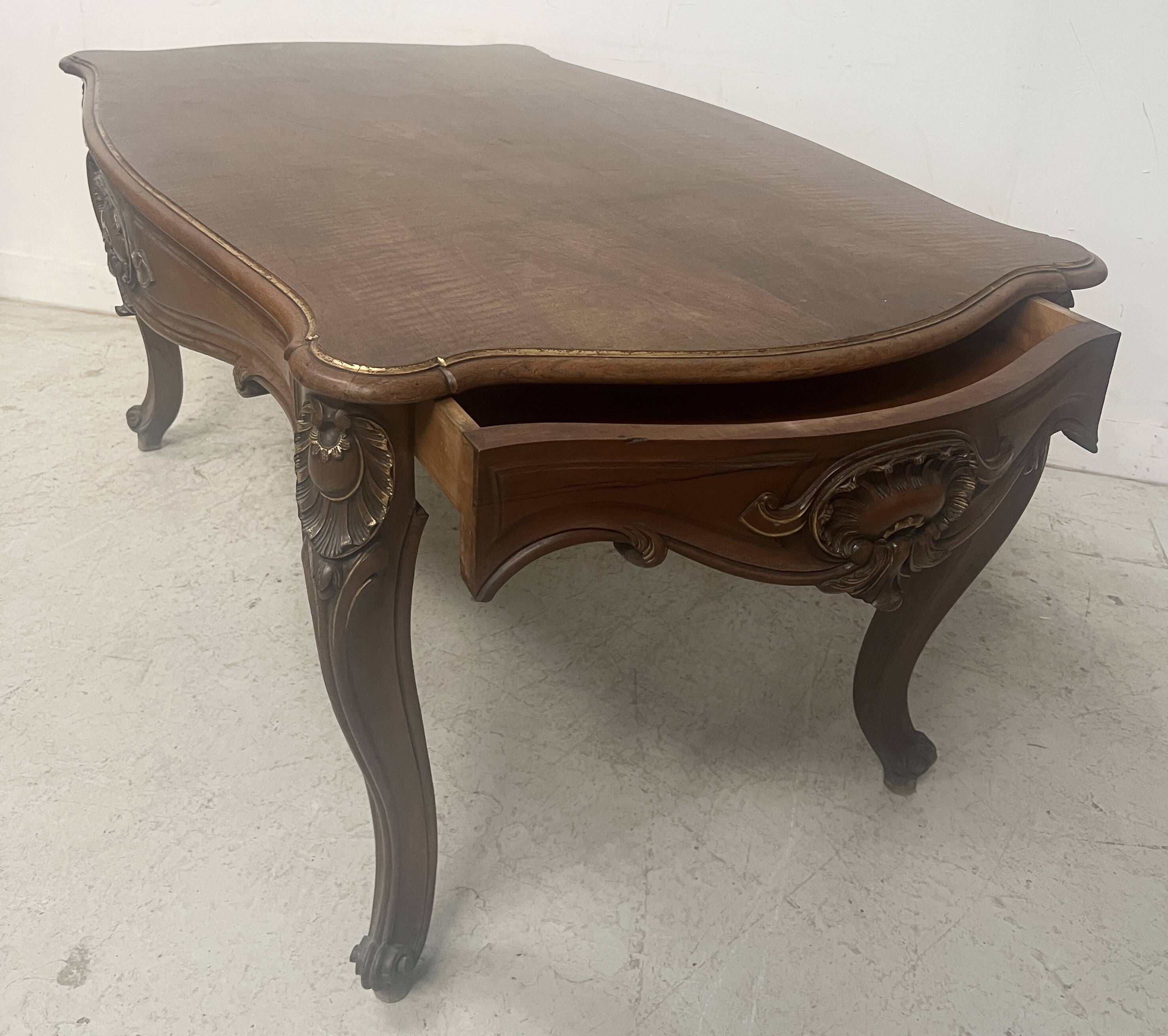 Louis XV style desk in solid walnut, 19th century