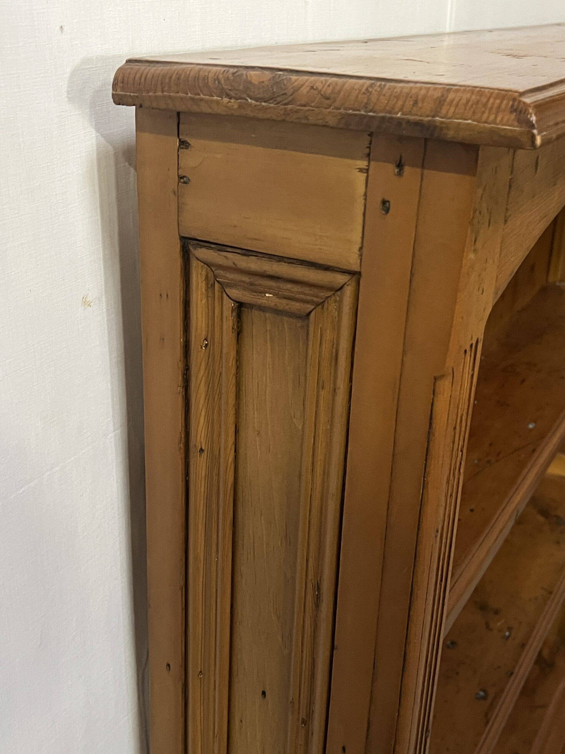Bibus in solid pine, bookcase in pitch pine, 20th century manufacturing