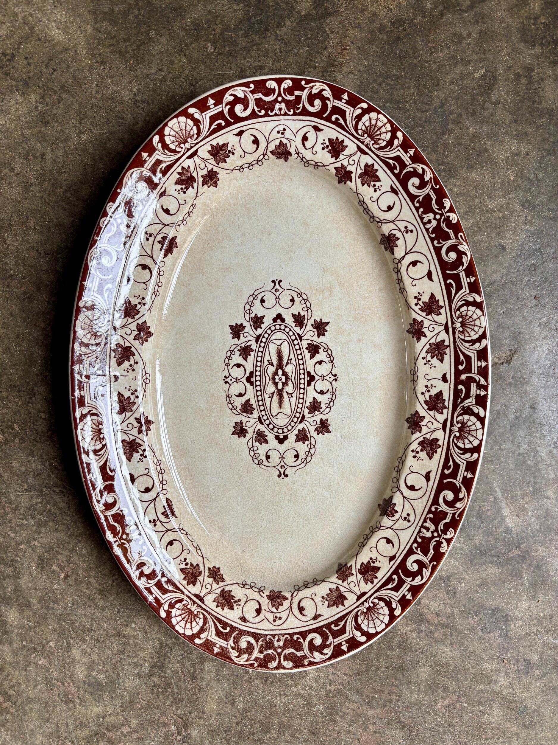 Jules Vieillard oval dish - Bordeaux in iron earth, "Louis XV" service