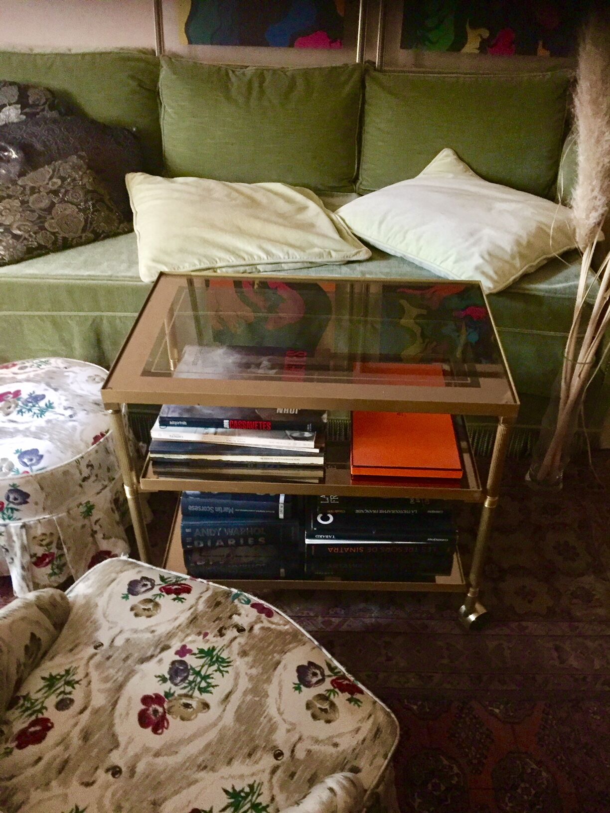 Toad in cloth armchair and its Ottoman