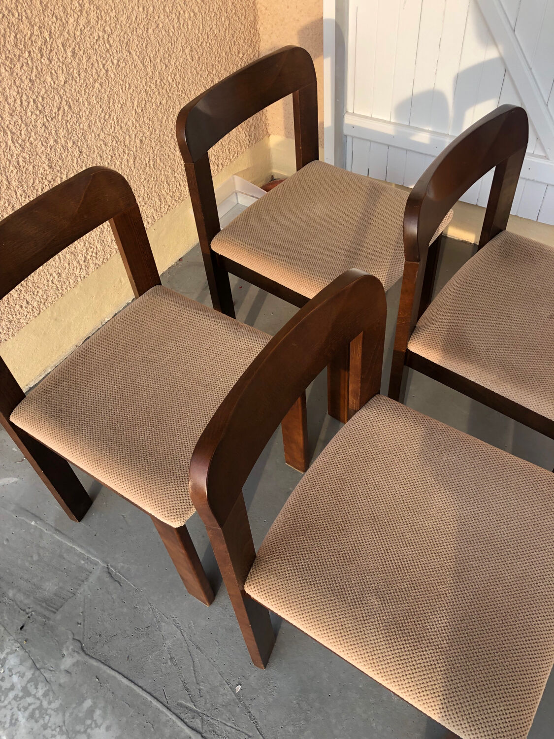 Table and chairs set