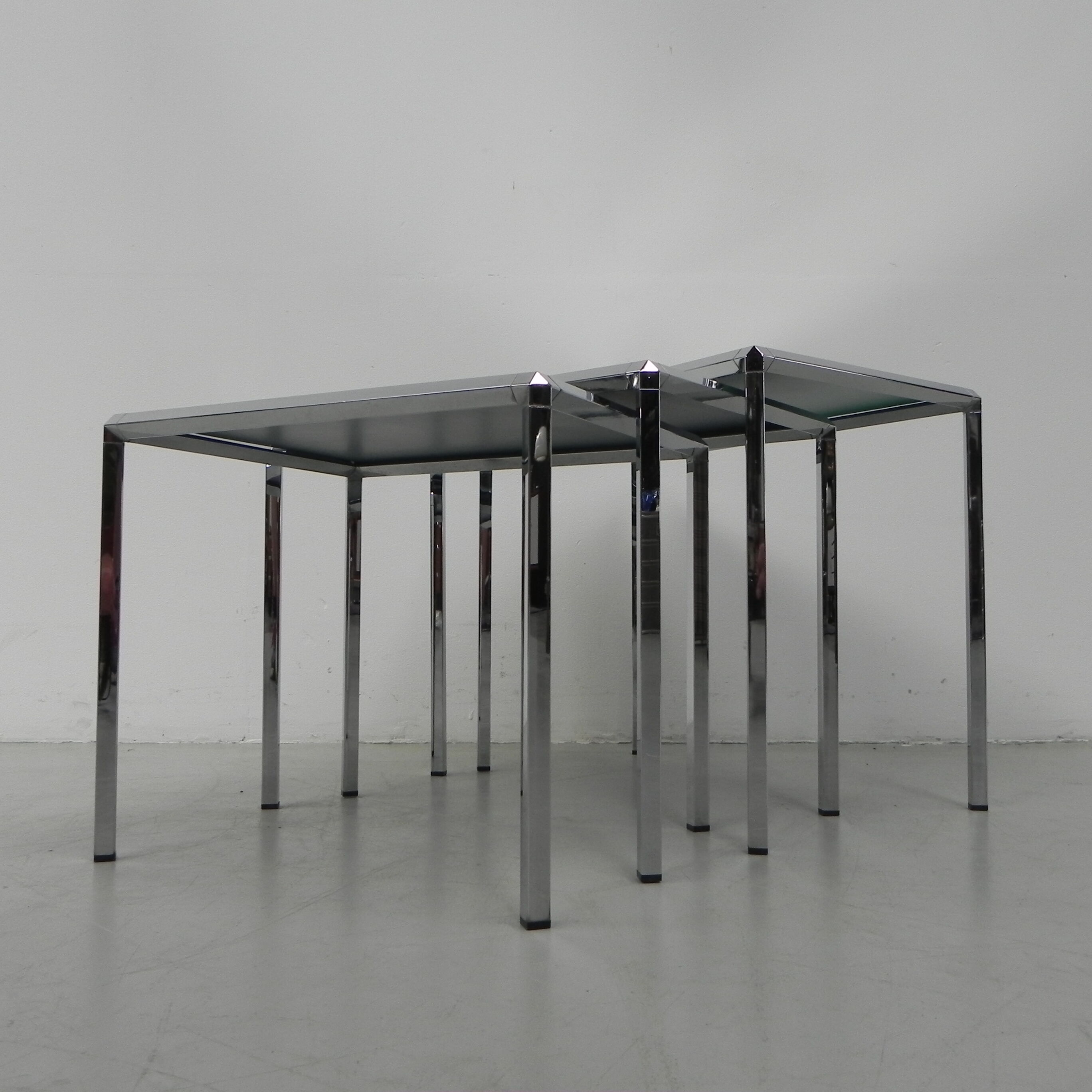 3 nesting tables with mirror glass