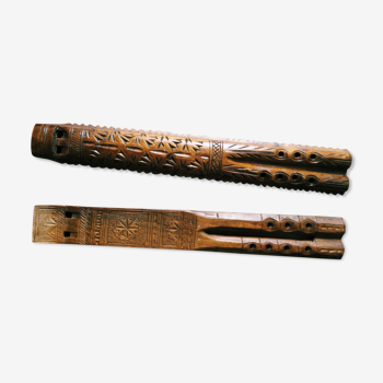 Flutes en bois sculpté à la main
