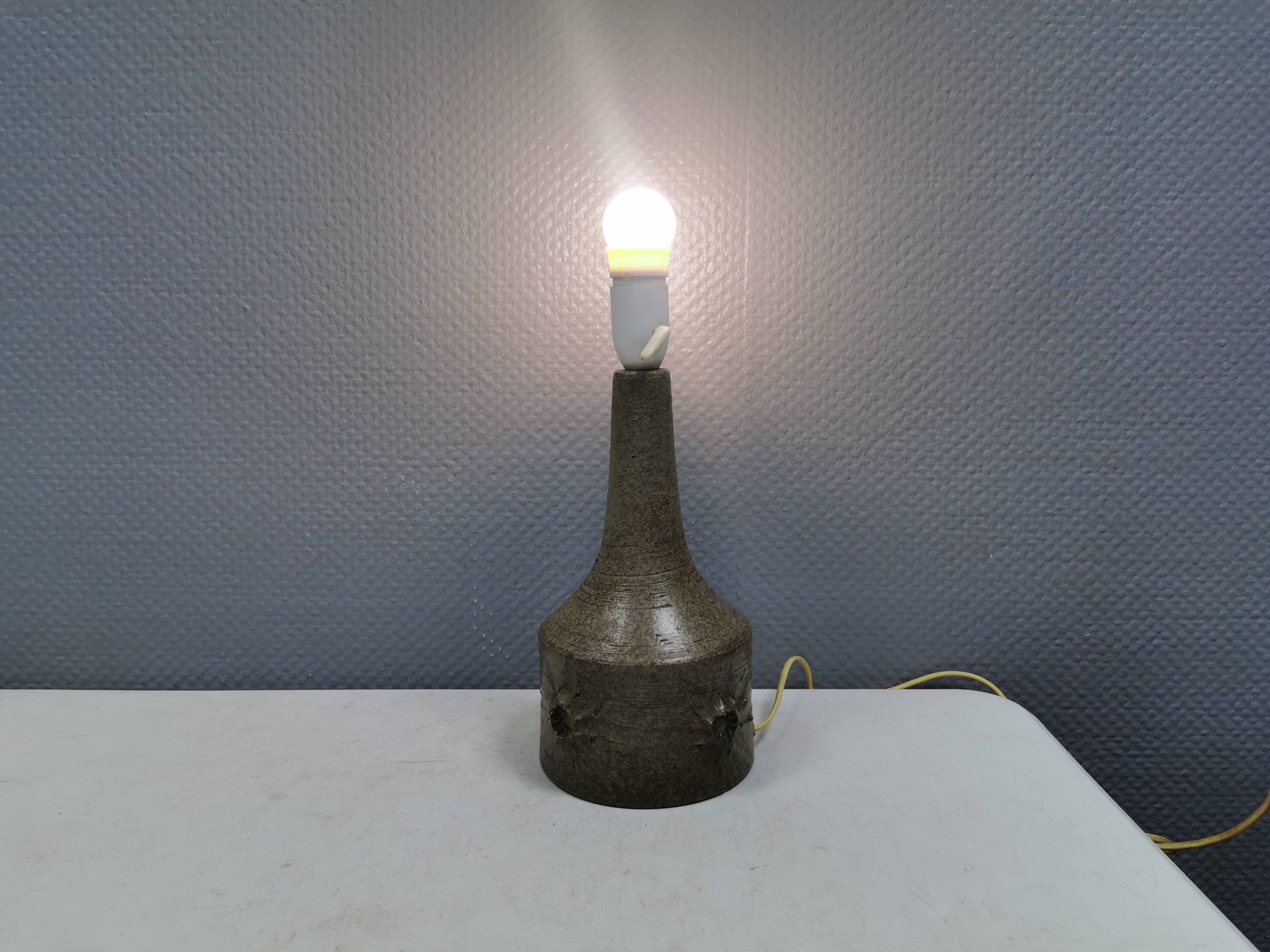 Ceramic table lamp by Danish artist Gitte Dochedahl Denmark 1960s.