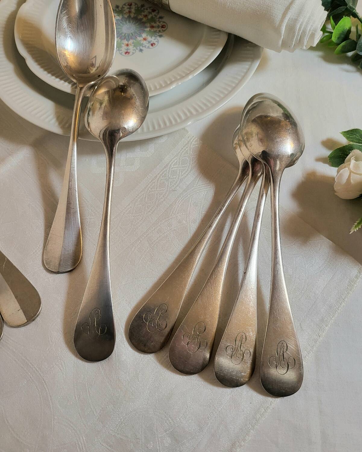 10 silver plated metal table spoons